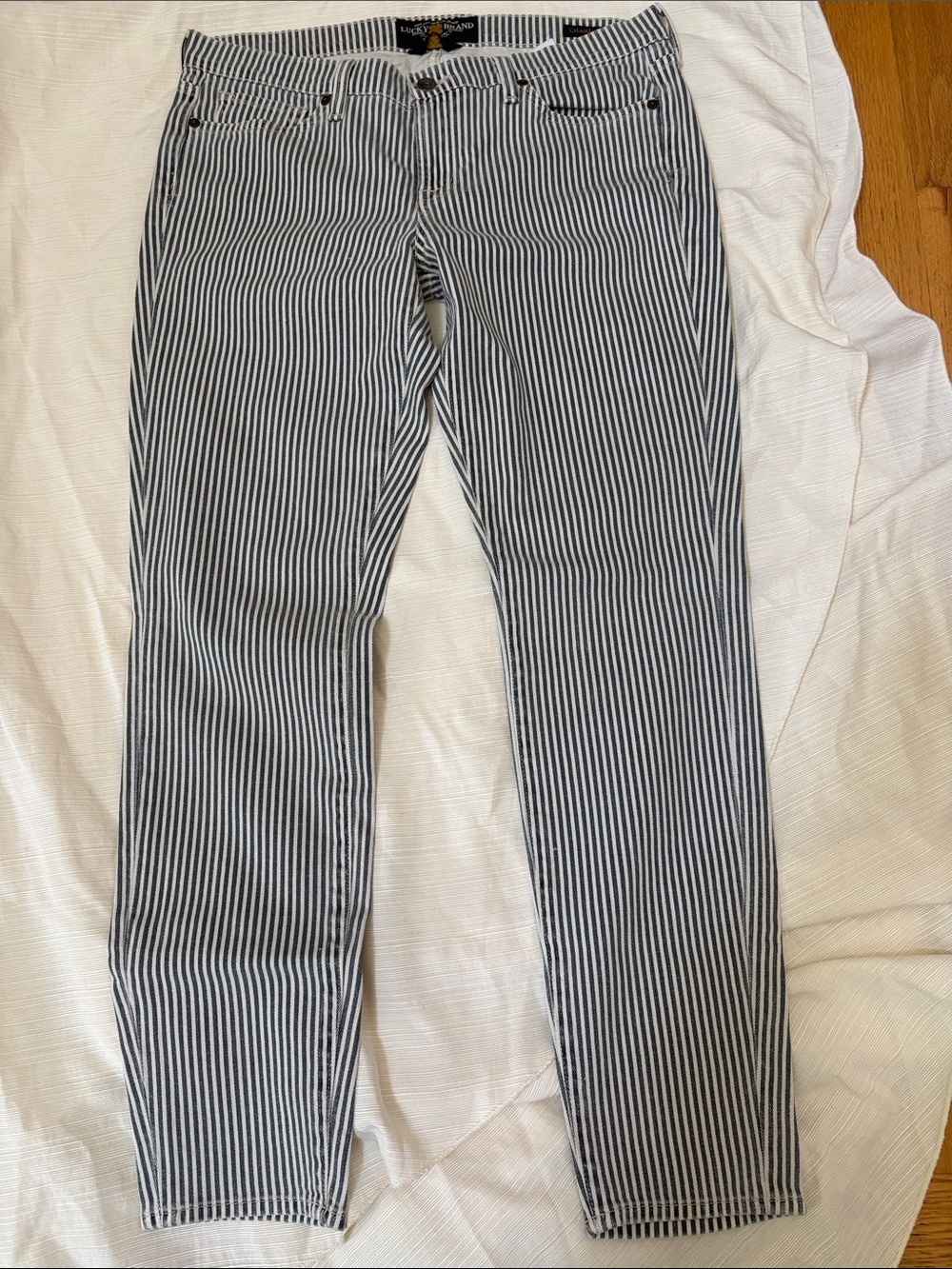 Lucky Brand Charlie Skinny Size 30/10 White Blue Railroad Stripe Jeans